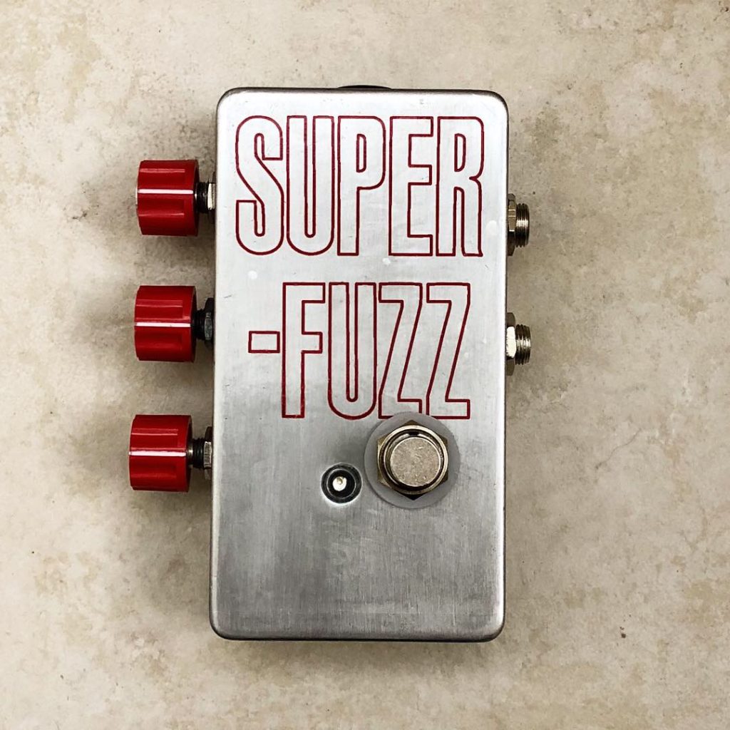 Univox Super Fuzz clone with sideknobs - top